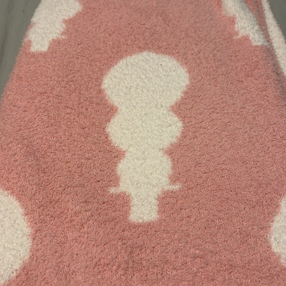 Cupcakes and cashmere soft throw - Picture 3 of 3